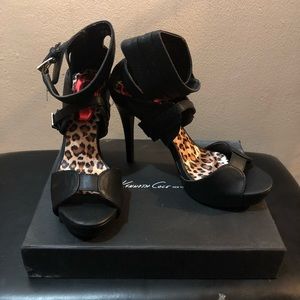 Fredrick’s of Hollywood Sexy black high heeled shoes. Size 8.5